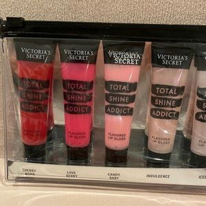 Victoria’s Secret lipgloss assortment